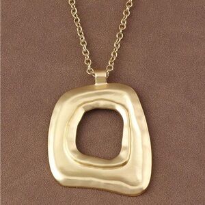 Gold Pendant Necklace